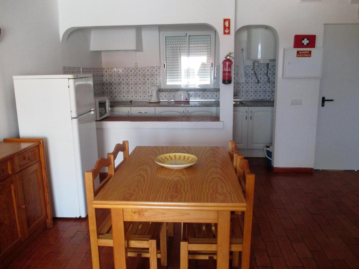 Apartamentos Salema Praia Club Ngoại thất bức ảnh