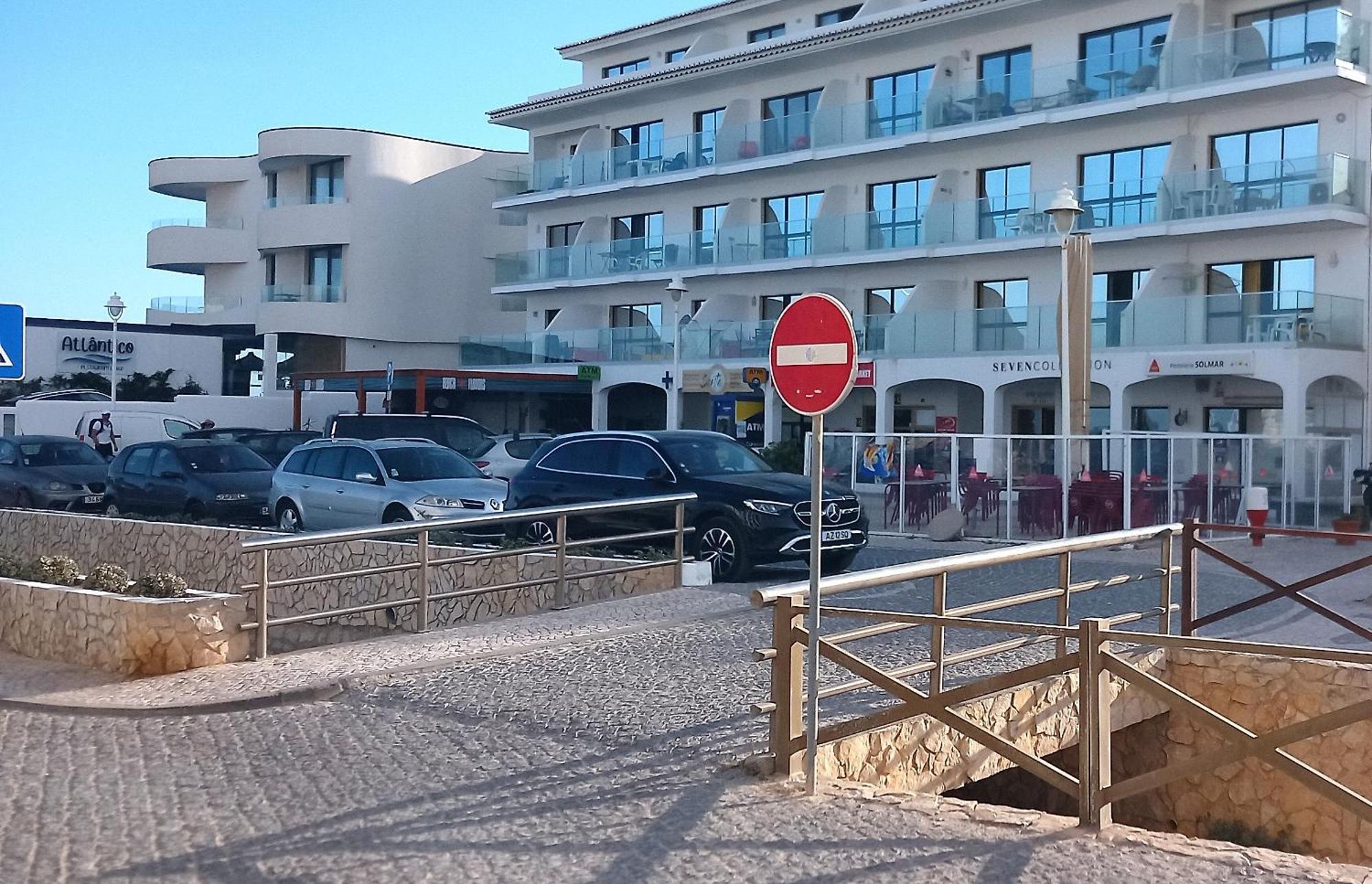 Apartamentos Salema Praia Club Ngoại thất bức ảnh
